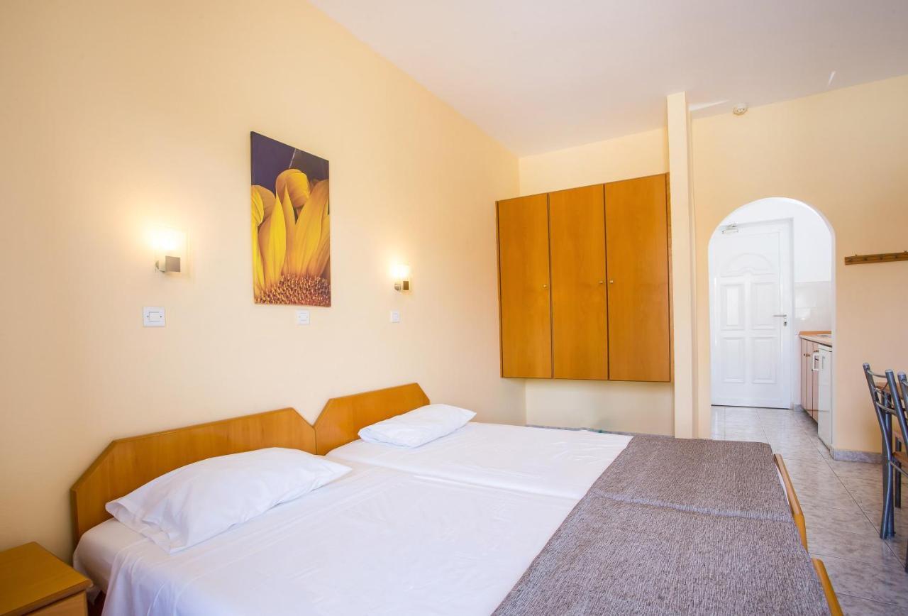 Dias Studios & Suites Faliraki Oda fotoğraf